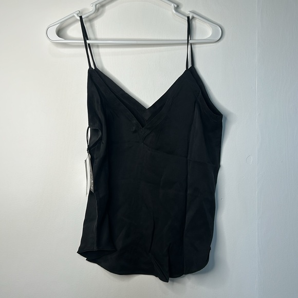 Chaser 100% V-Neck Silk Charmeuse Women's Top in Black NEW Size Small - Picture 3 of 5